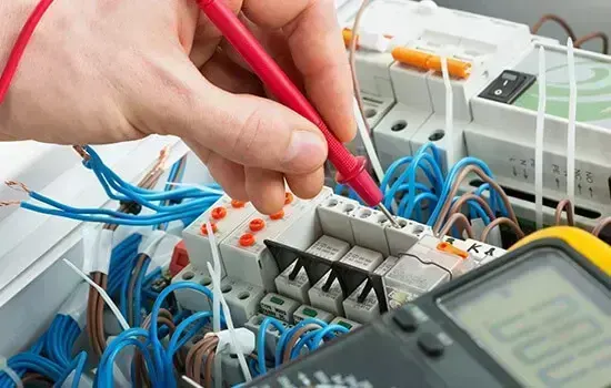 Professional electrician in New Malden
